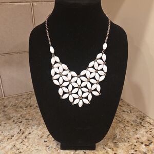 Elegant White Floral Necklace